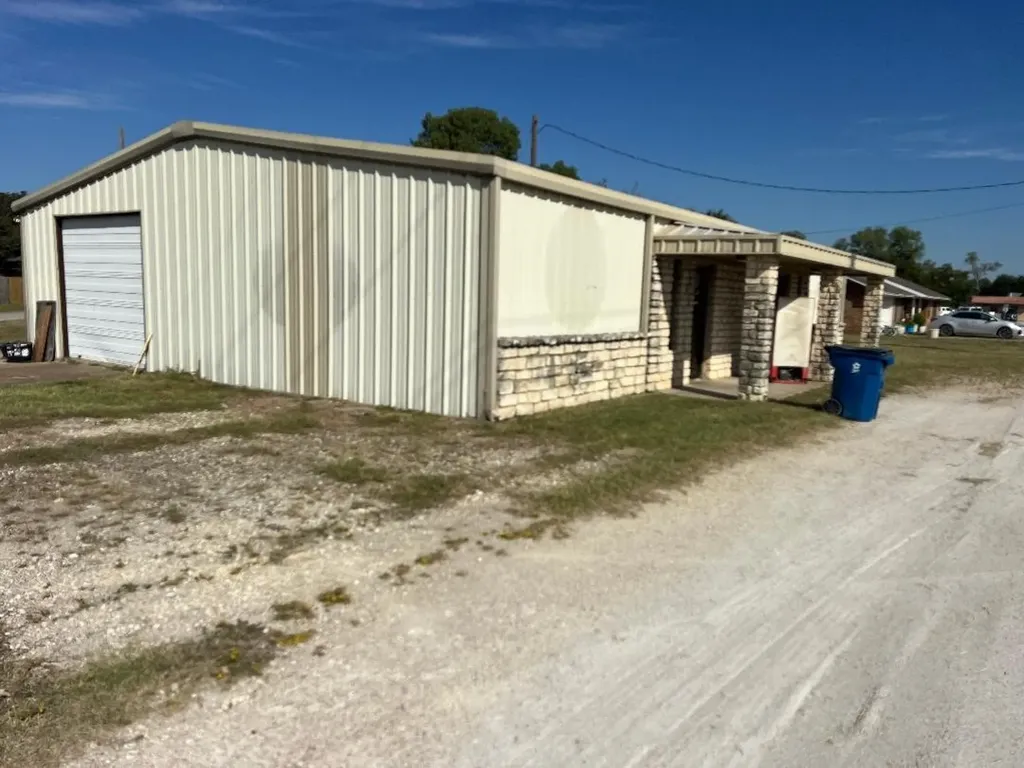 804 S Bosque Street Whitney TX 76692
