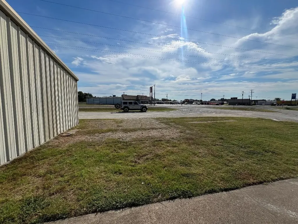 804 S Bosque Street Whitney TX 76692