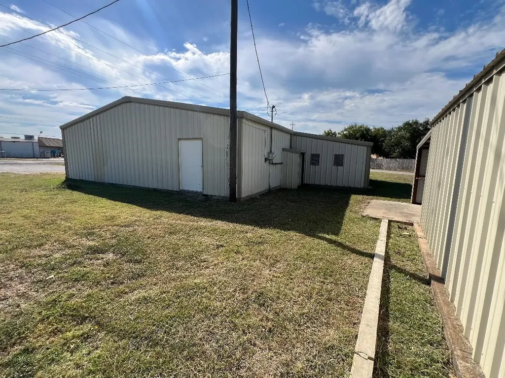 804 S Bosque Street Whitney TX 76692