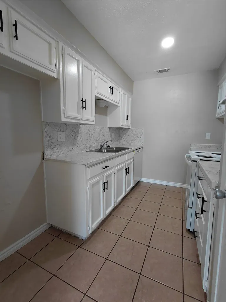 3900 Camelot Street Denton TX 76209