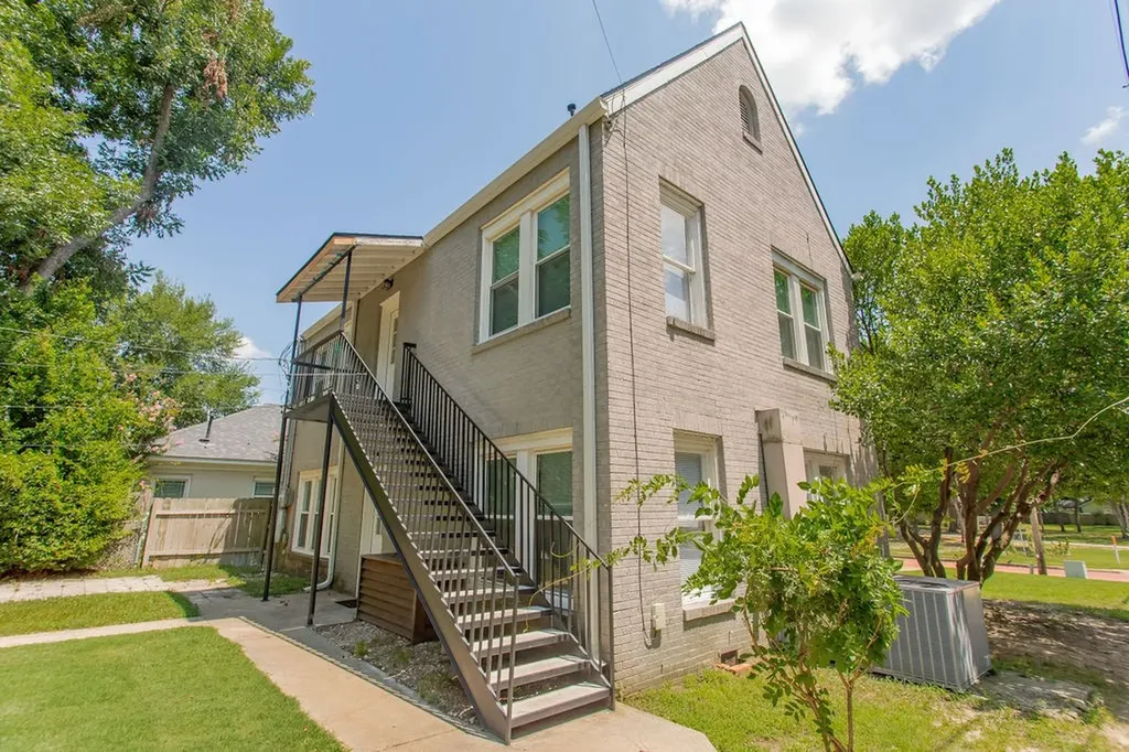 831 W Houston Street Tyler TX 75702