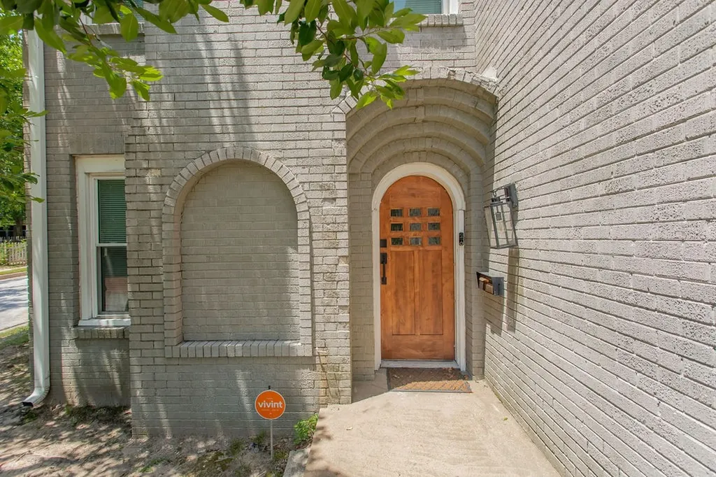 831 W Houston Street Tyler TX 75702