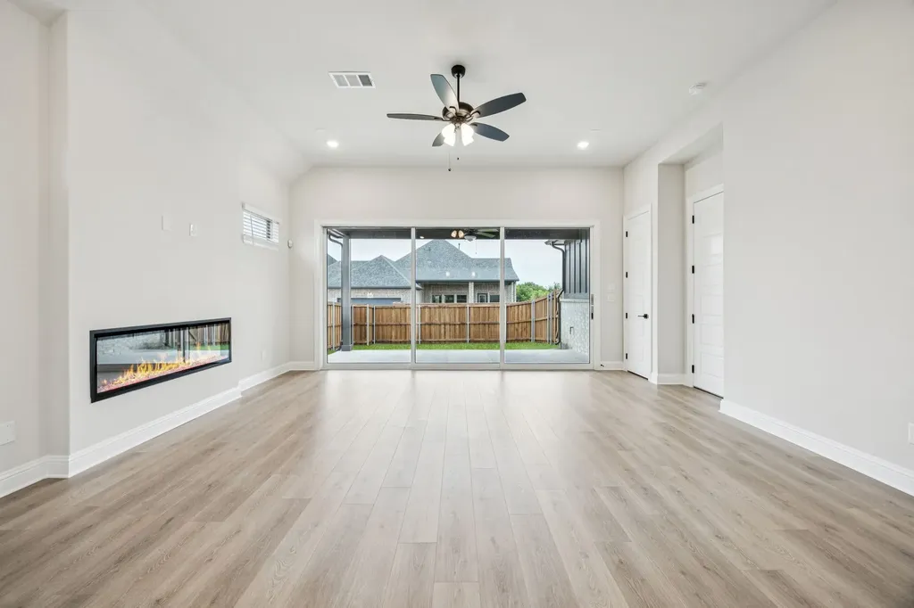 9221 Persimmon Lane Mesquite TX 75126