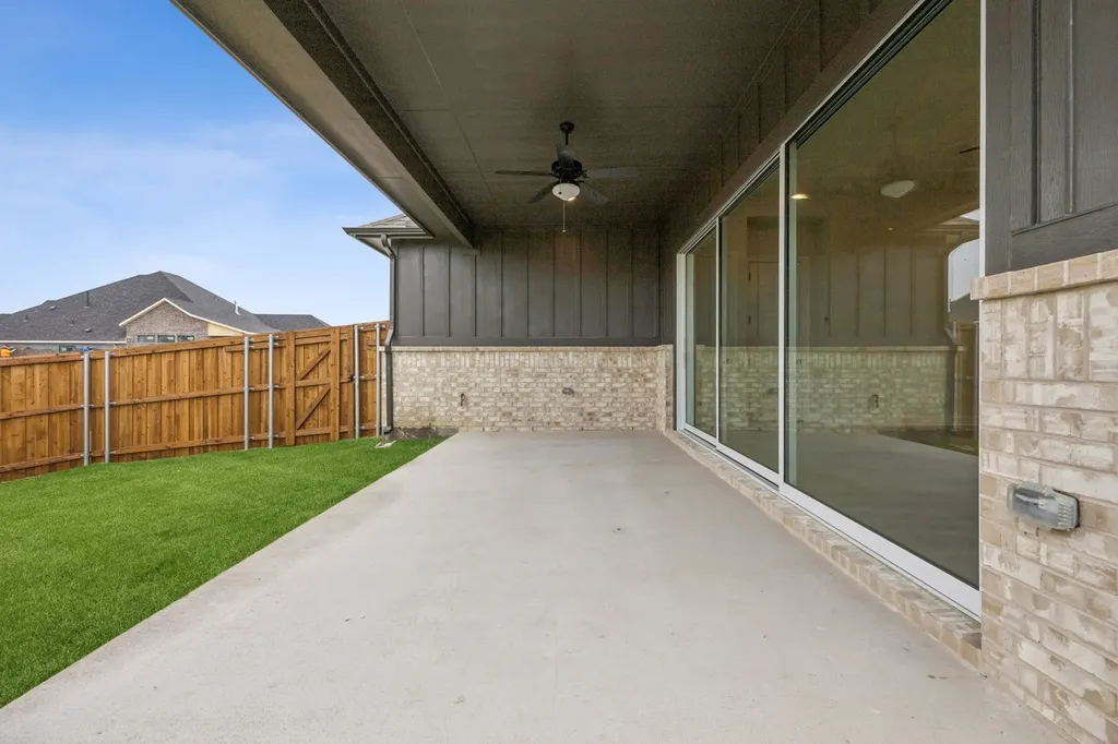 9221 Persimmon Lane Mesquite TX 75126