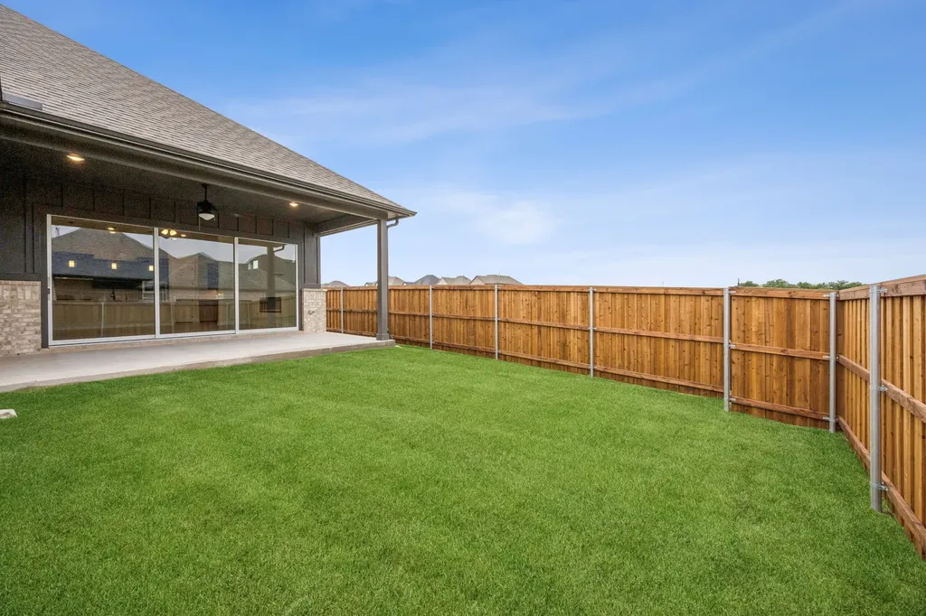 9221 Persimmon Lane Mesquite TX 75126