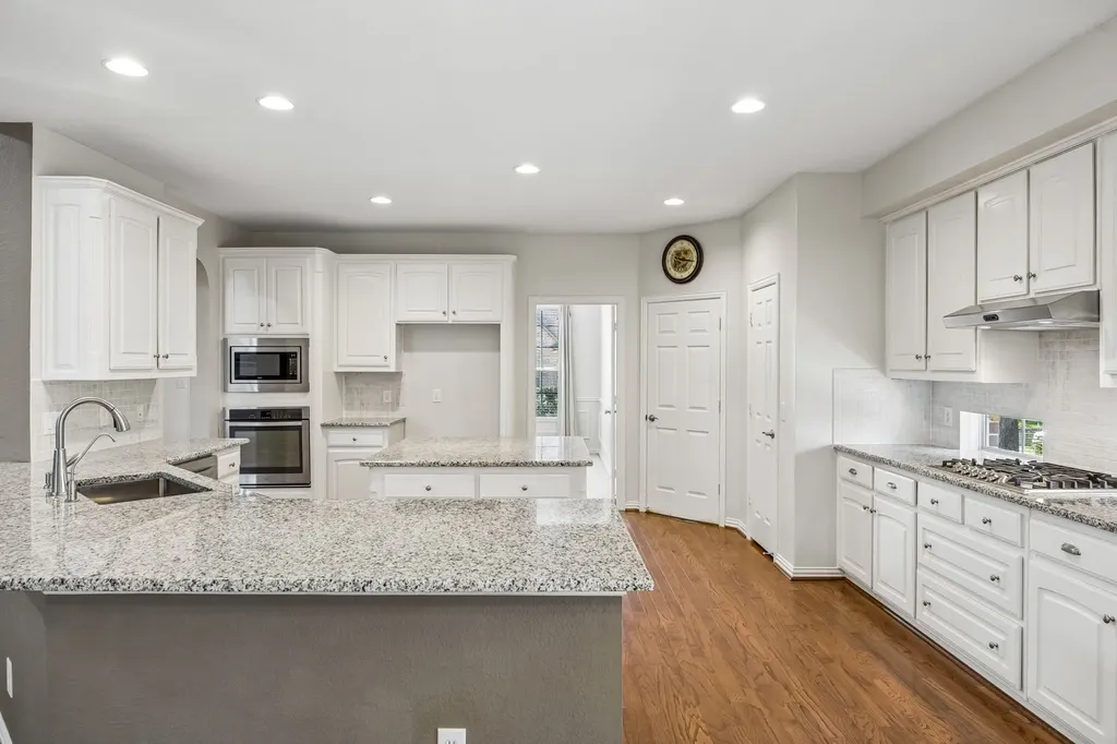 122 Woodland Cove Coppell TX 75019