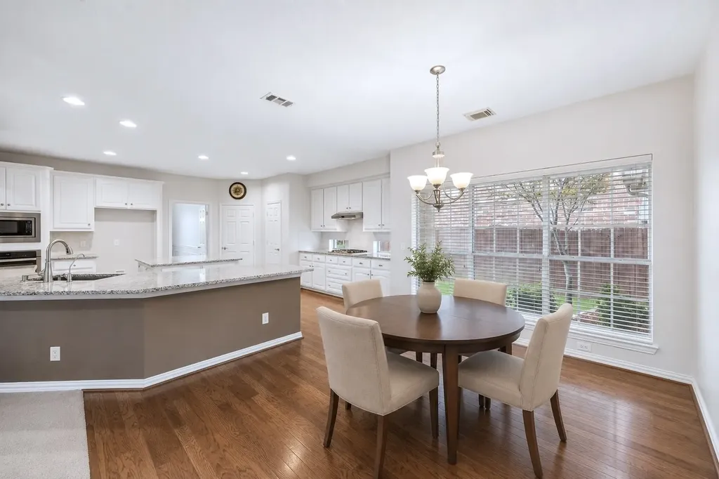 122 Woodland Cove Coppell TX 75019