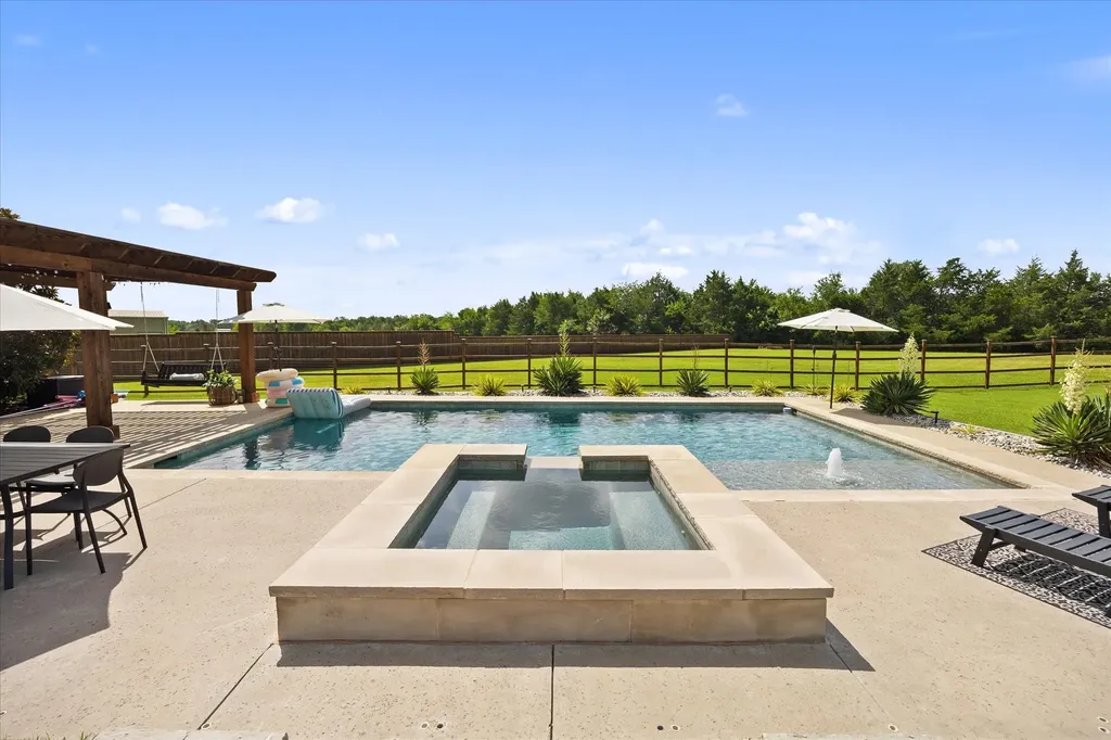 4884 County Road 2216 Caddo Mills TX 75135