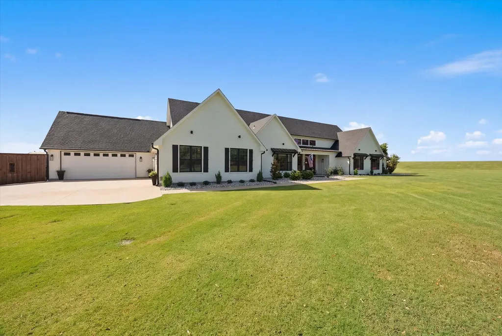 4884 County Road 2216 Caddo Mills TX 75135