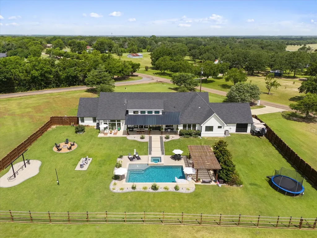 4884 County Road 2216 Caddo Mills TX 75135