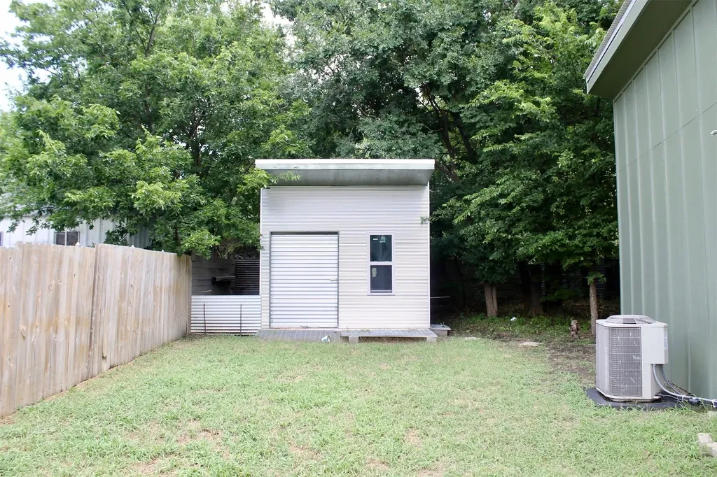 1109 N Brents Avenue Sherman TX 75090