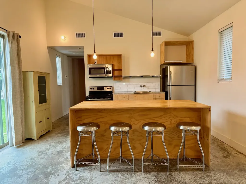 1109 N Brents Avenue Sherman TX 75090