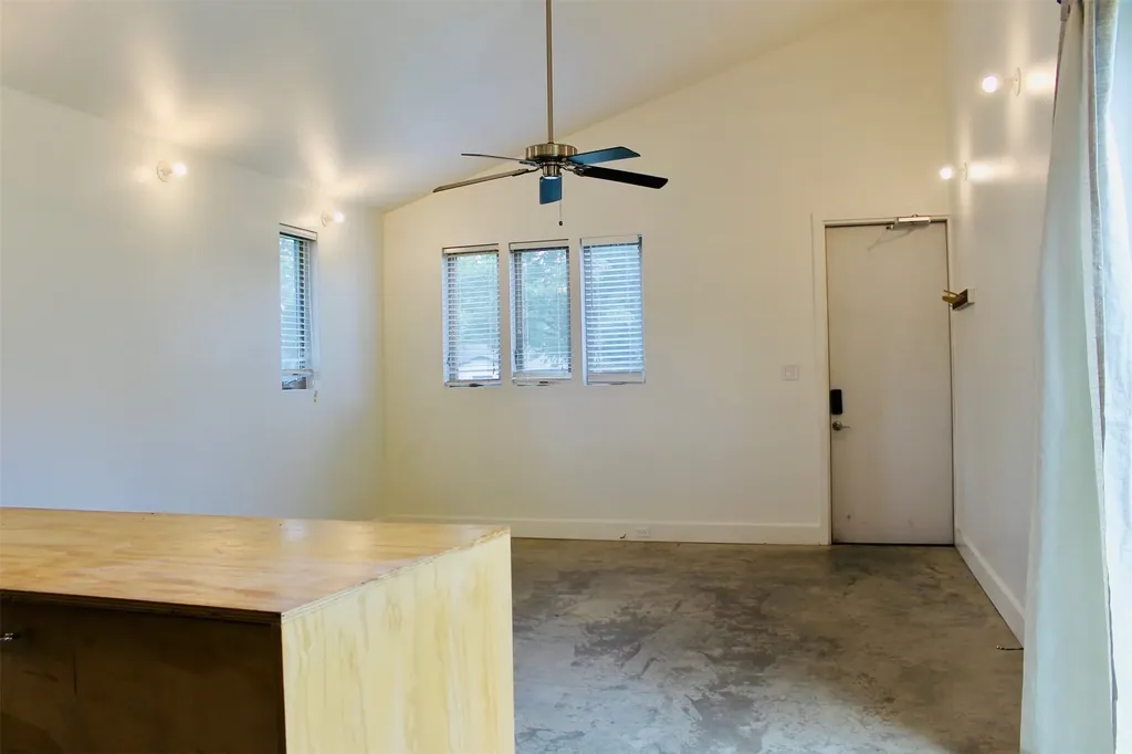 1109 N Brents Avenue Sherman TX 75090