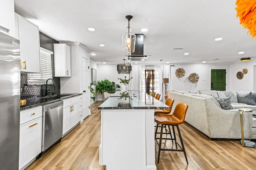 3027 Dorrington Drive Dallas TX 75228