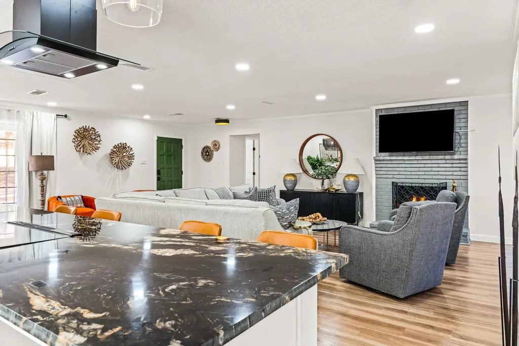3027 Dorrington Drive Dallas TX 75228
