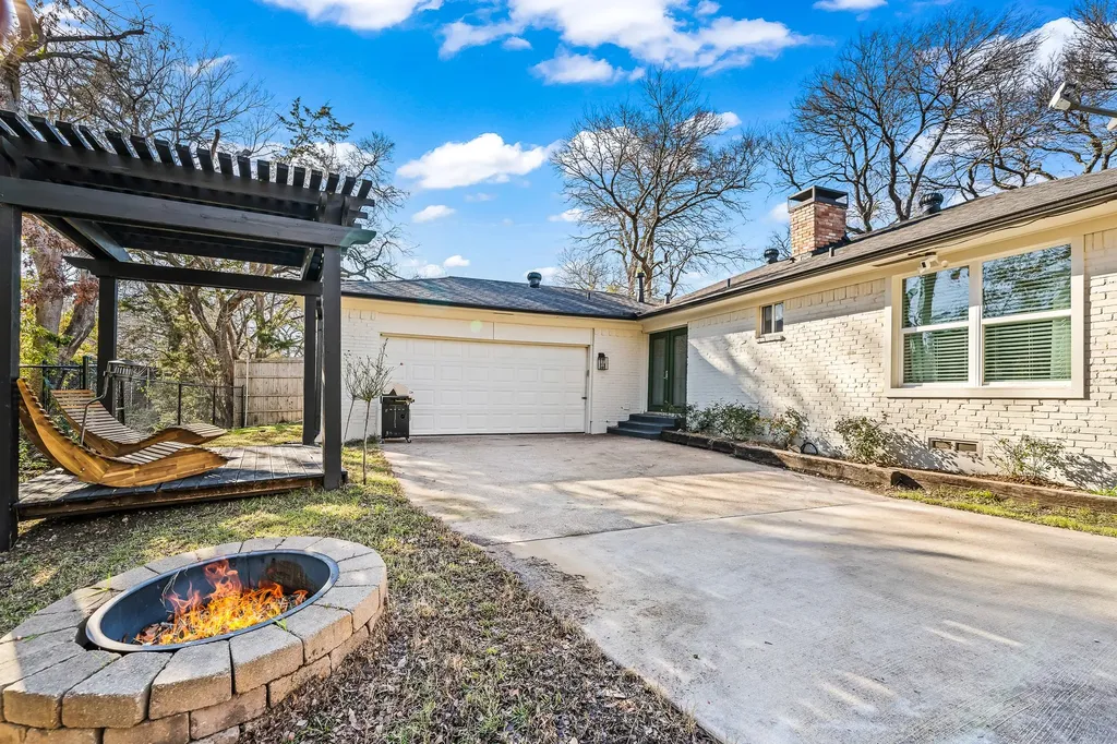 3027 Dorrington Drive Dallas TX 75228