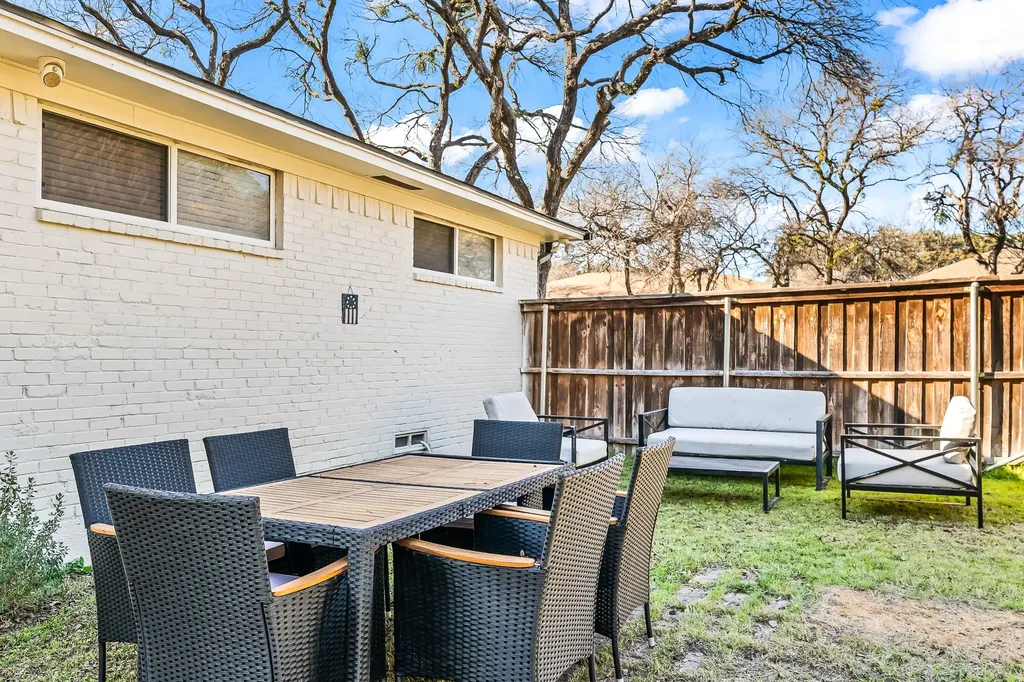 3027 Dorrington Drive Dallas TX 75228
