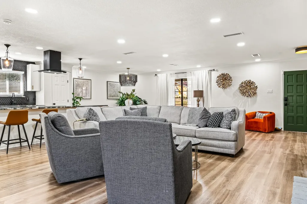 3027 Dorrington Drive Dallas TX 75228