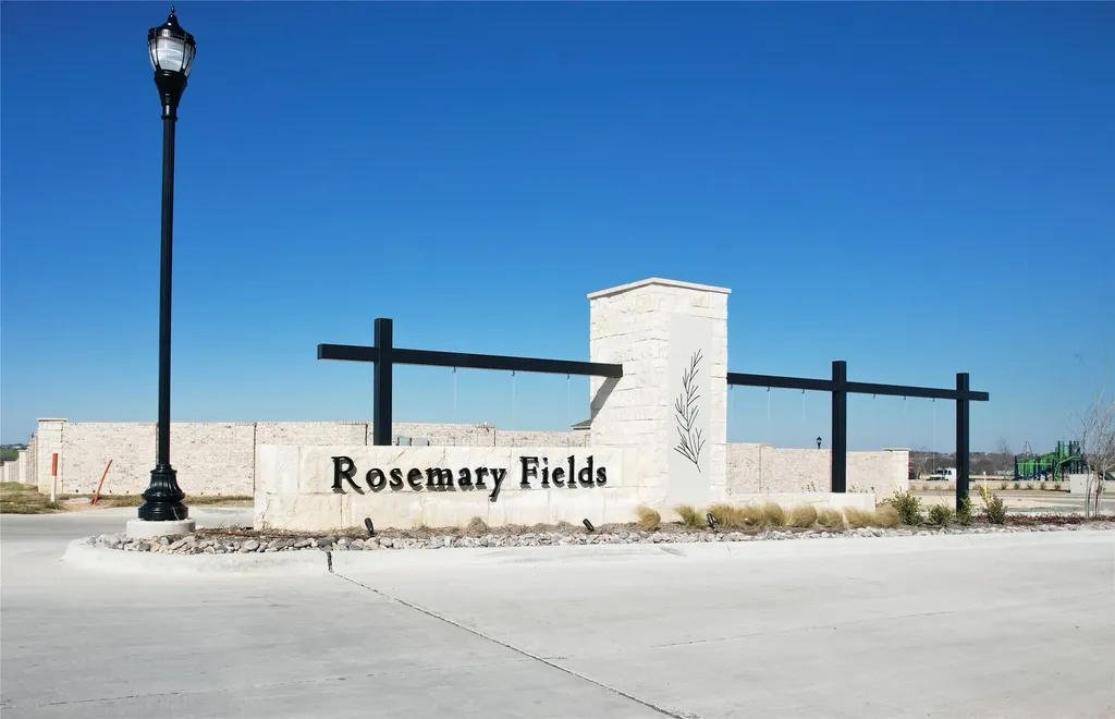 429 Avian Way Godley TX 76044