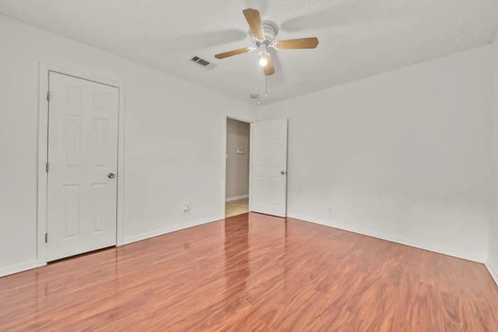 1005 Clarence Street W Fort Worth TX 76117