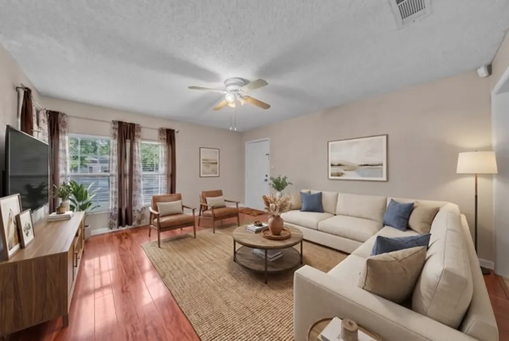 1005 Clarence Street W Fort Worth TX 76117