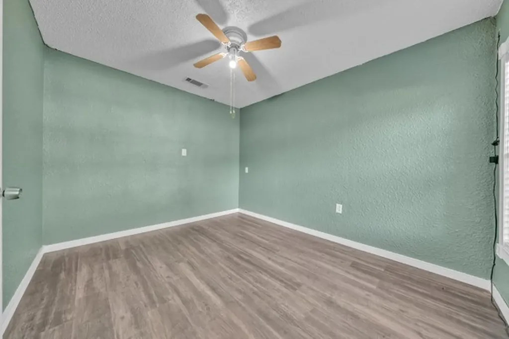 1005 Clarence Street W Fort Worth TX 76117