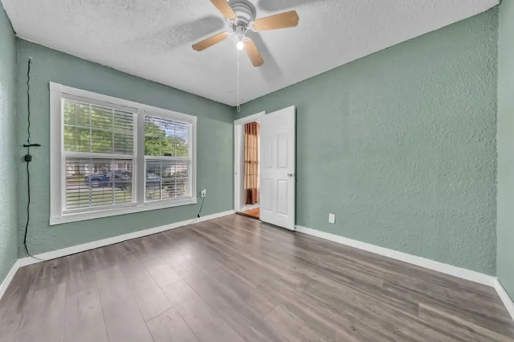 1005 Clarence Street W Fort Worth TX 76117