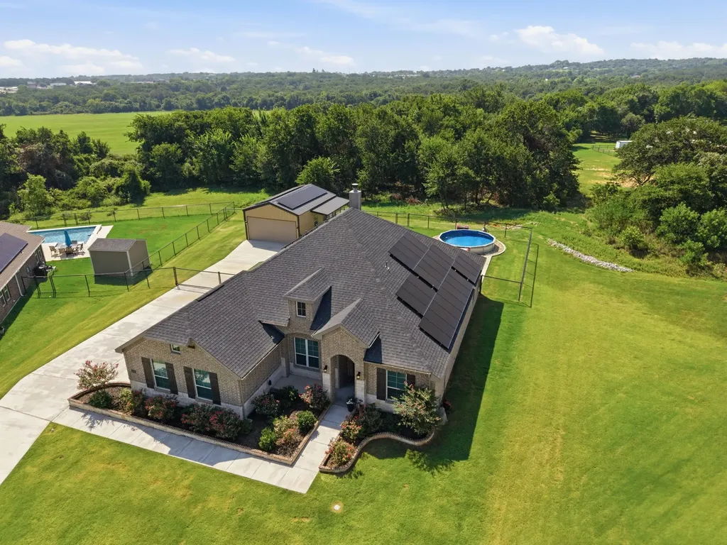 1036 Northern Oaks Court Springtown TX 76082