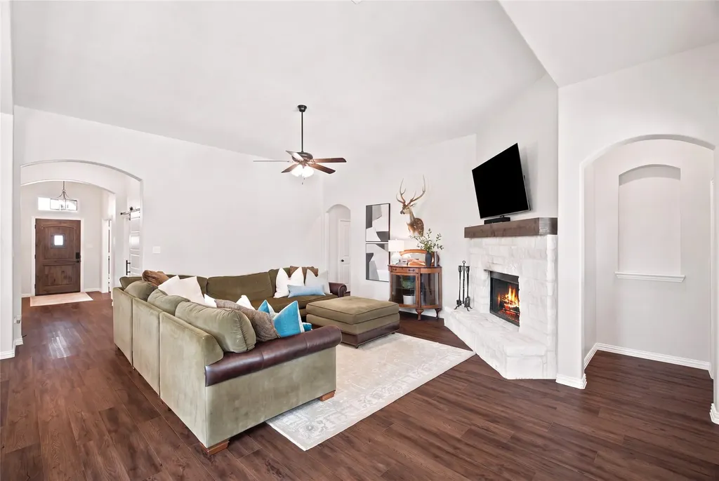 1036 Northern Oaks Court Springtown TX 76082