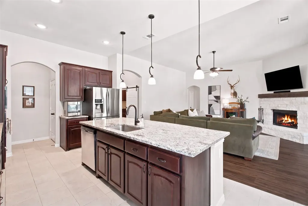 1036 Northern Oaks Court Springtown TX 76082