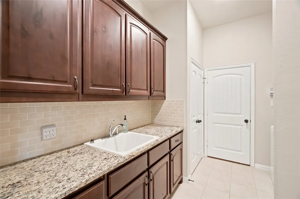 1036 Northern Oaks Court Springtown TX 76082