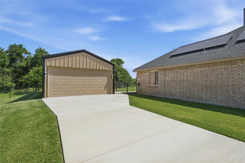 1036 Northern Oaks Court Springtown TX 76082
