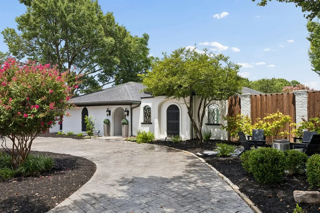 16814 Deer Park Drive Dallas TX 75248