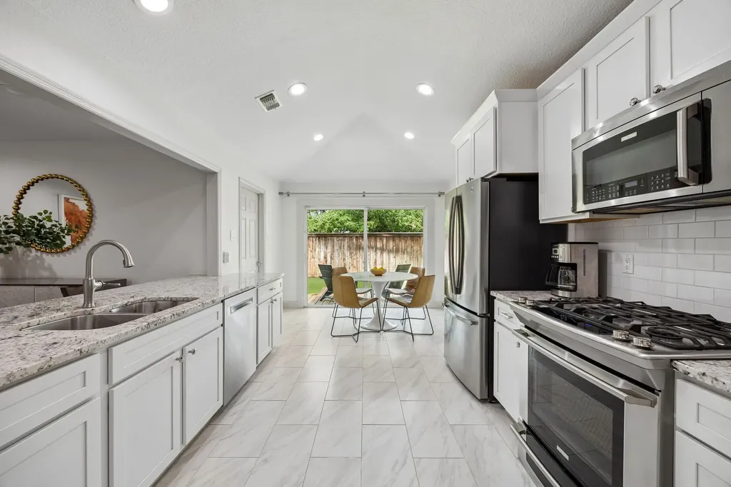16814 Deer Park Drive Dallas TX 75248