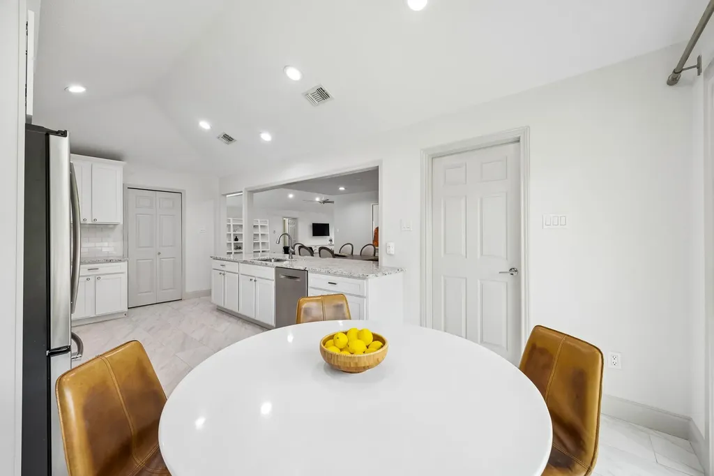 16814 Deer Park Drive Dallas TX 75248