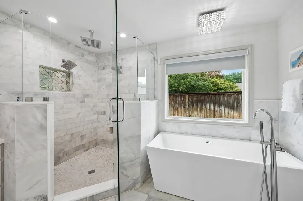 16814 Deer Park Drive Dallas TX 75248