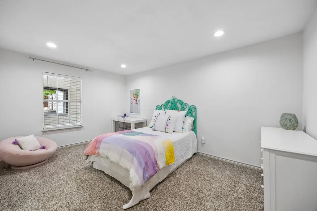 16814 Deer Park Drive Dallas TX 75248