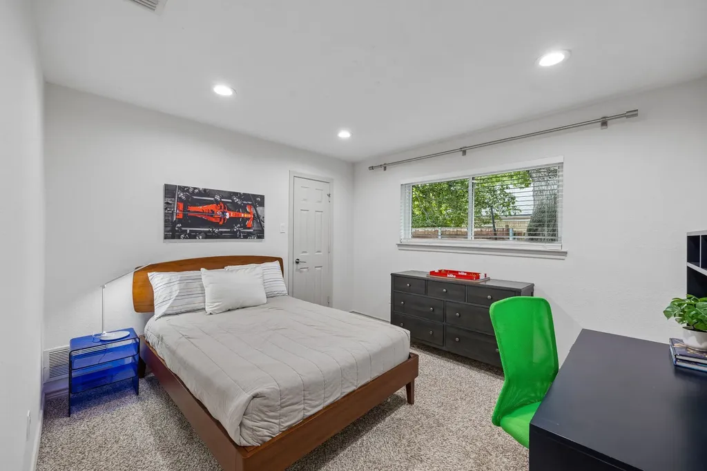 16814 Deer Park Drive Dallas TX 75248