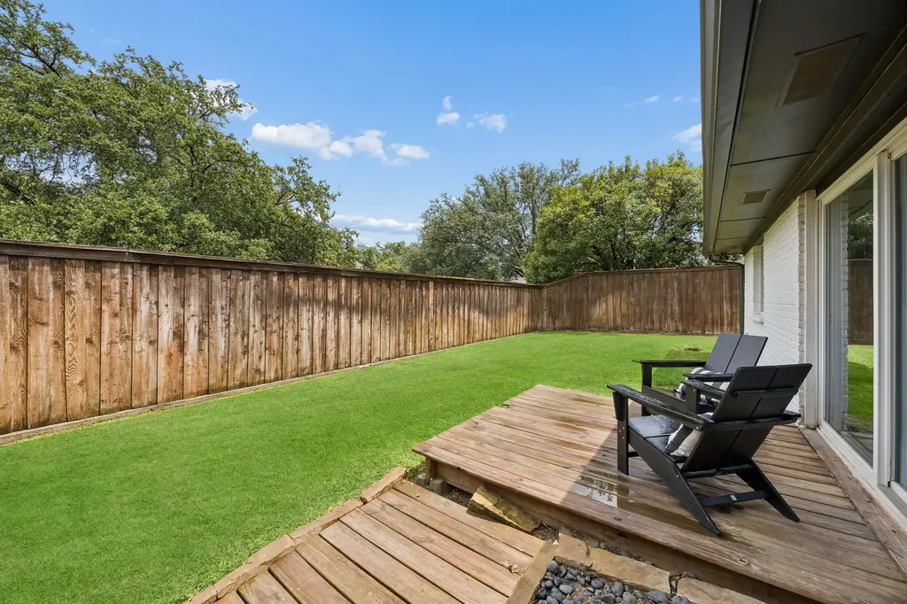 16814 Deer Park Drive Dallas TX 75248