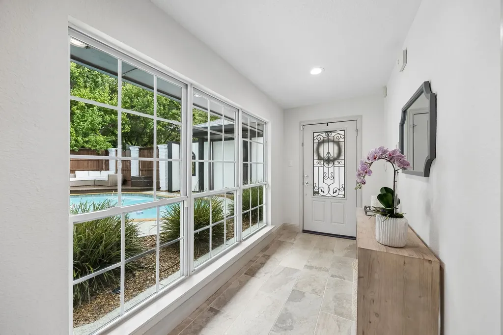 16814 Deer Park Drive Dallas TX 75248