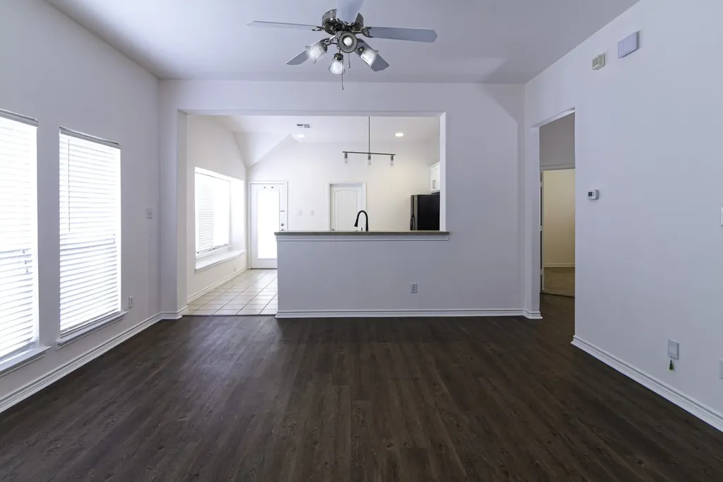 1609 Jasmine Trail Savannah TX 76227