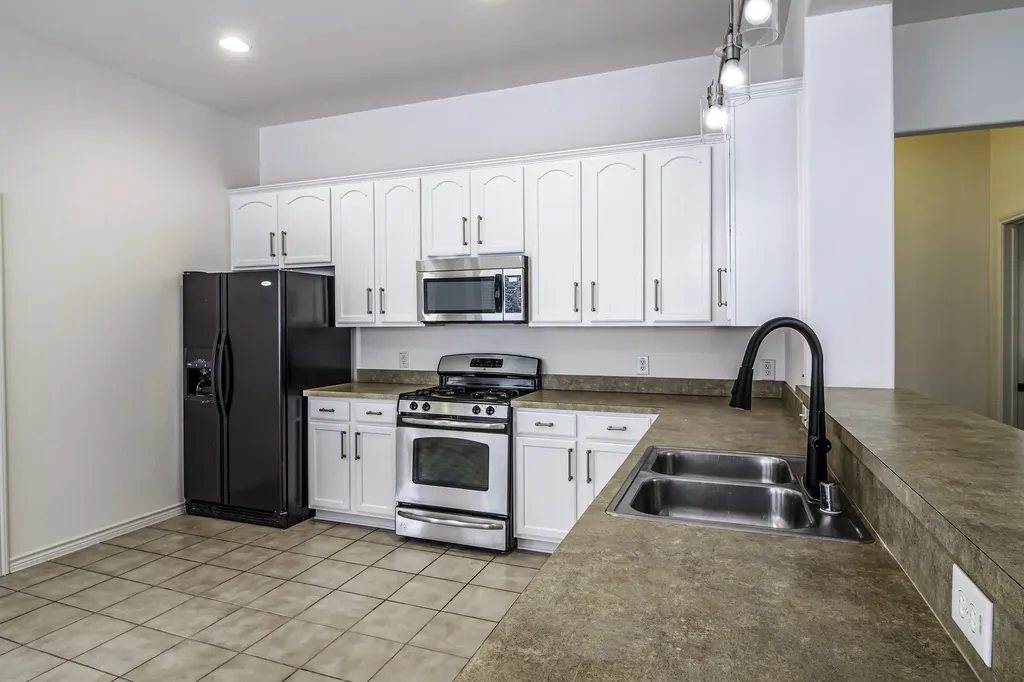 1609 Jasmine Trail Savannah TX 76227