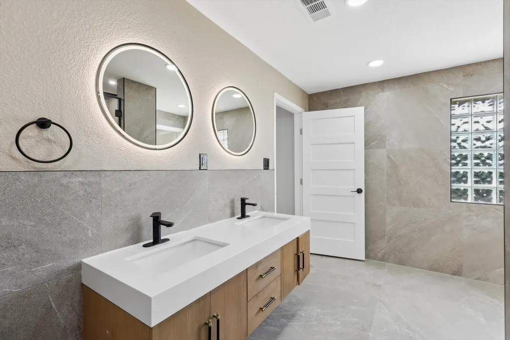 6043 Fieldstone Drive Dallas TX 75252