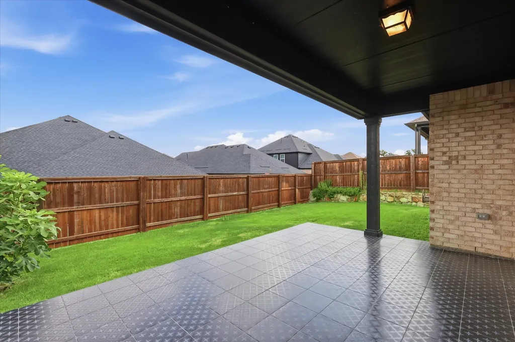 1517 Larson Lane Denton TX 76210