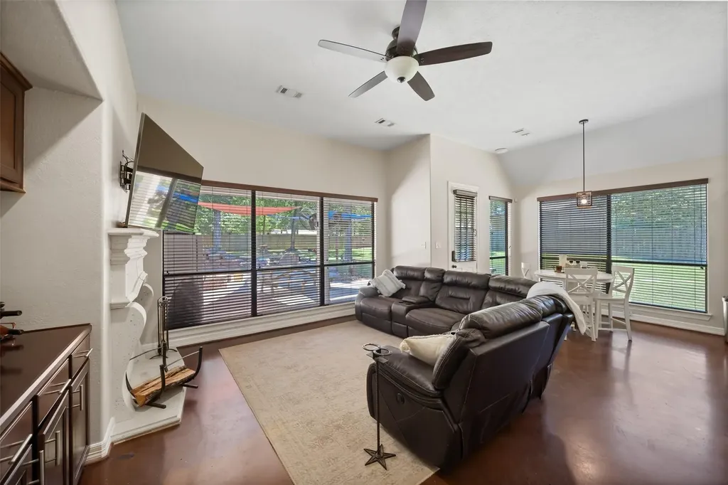 12300 Cedar Willis TX 77378