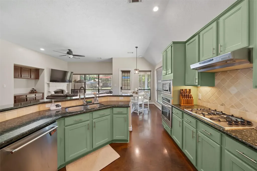 12300 Cedar Willis TX 77378