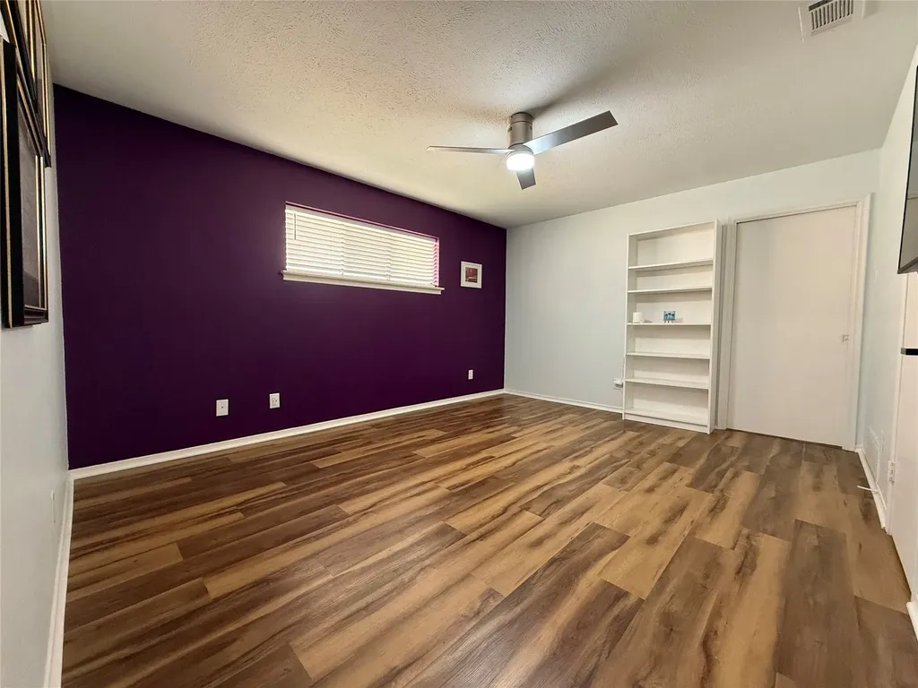 7476 Walling Lane Dallas TX 75231