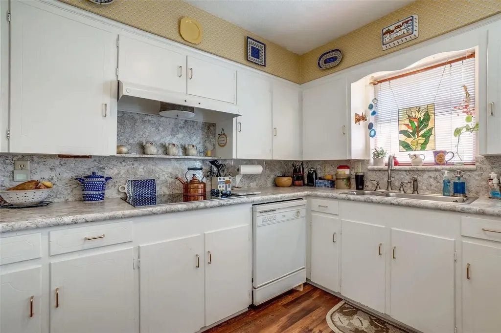 7476 Walling Lane Dallas TX 75231