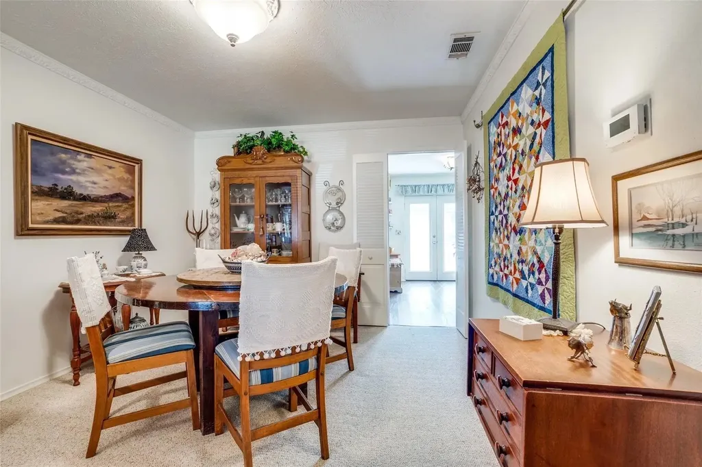 7476 Walling Lane Dallas TX 75231