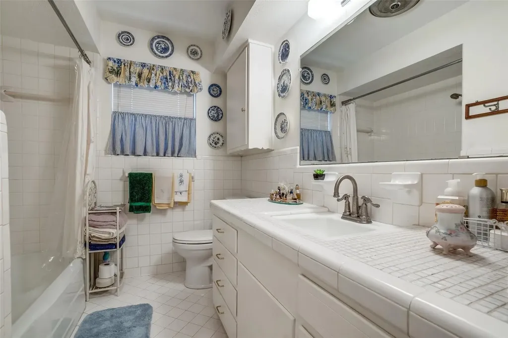7476 Walling Lane Dallas TX 75231